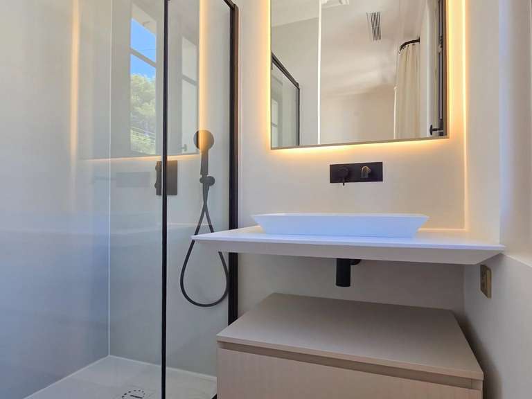 Villa Saint-Raphaël - 6 bedrooms - 260m²