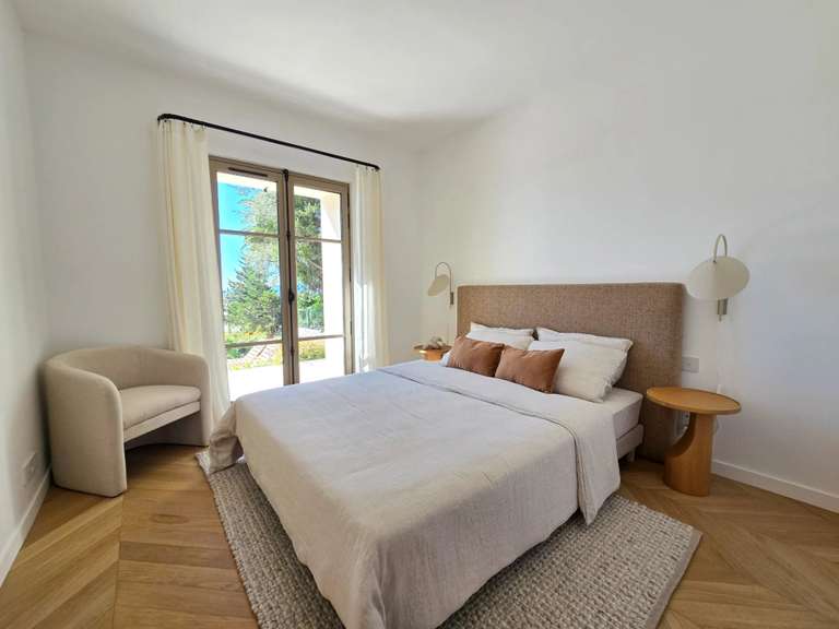 Villa Saint-Raphaël - 6 bedrooms - 260m²