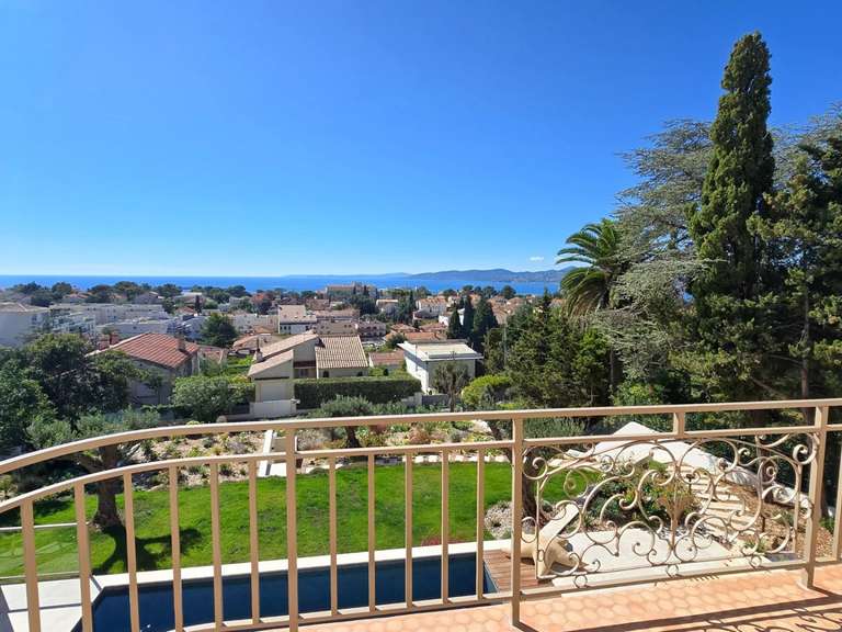 Villa Saint-Raphaël - 6 bedrooms - 260m²