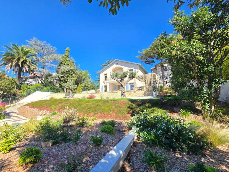 Villa Saint-Raphaël - 6 bedrooms - 260m²