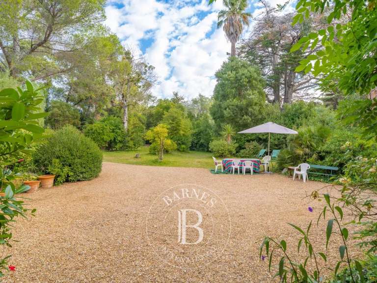 Villa Saint-Raphaël - 8 chambres - 450m²