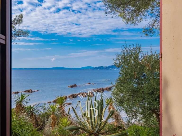 Villa Saint-Raphaël - 8 chambres - 450m²