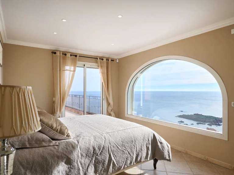 Villa with Sea view Saint-Raphaël - 5 bedrooms - 334m²