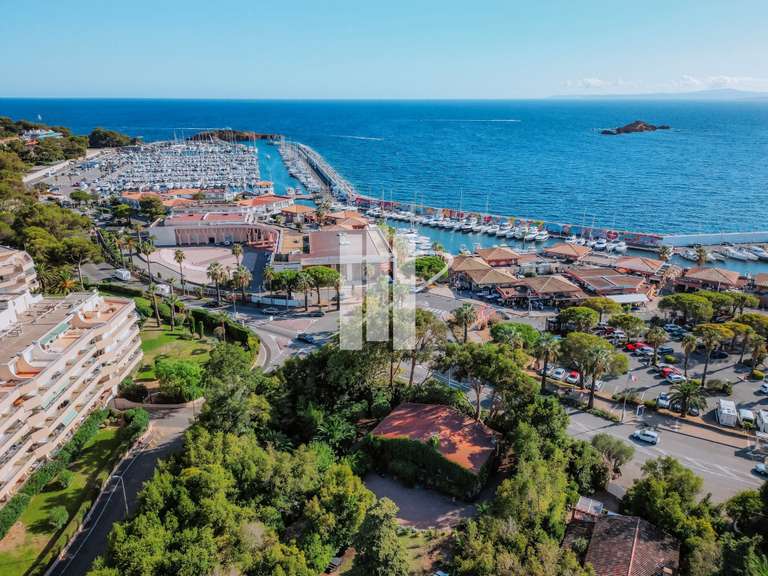 Villa Saint-Raphaël - 5 chambres - 280m²