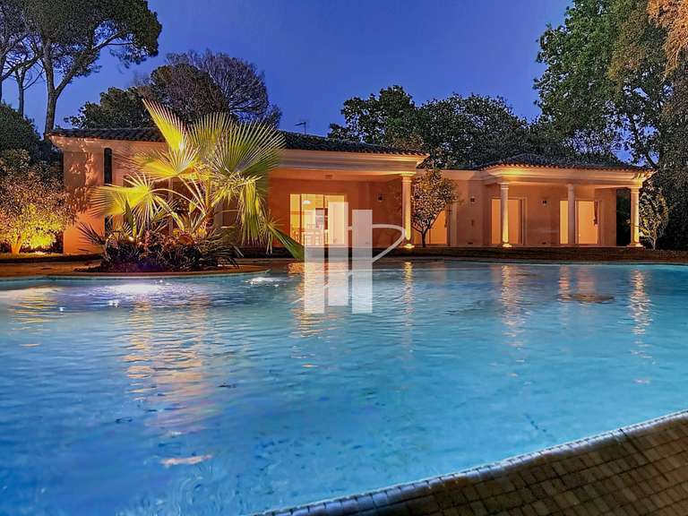 Villa Saint-Raphaël - 4 chambres - 230m²