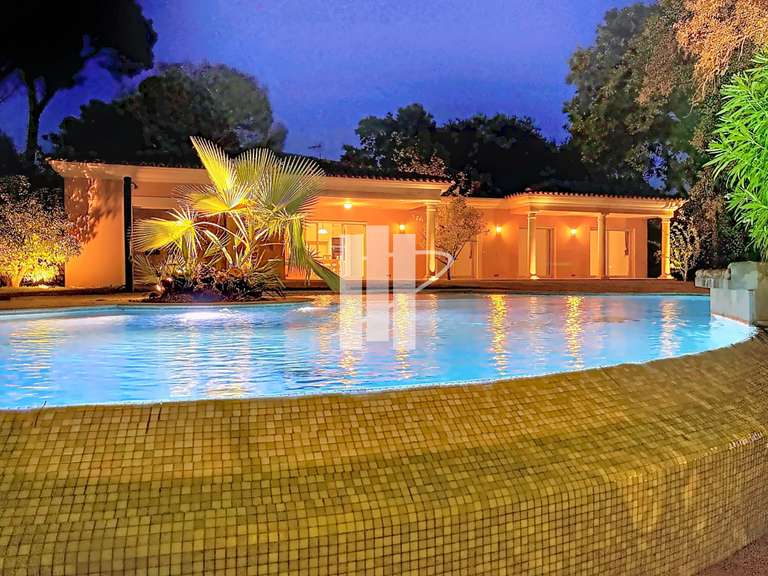 Villa Saint-Raphaël - 4 chambres - 230m²