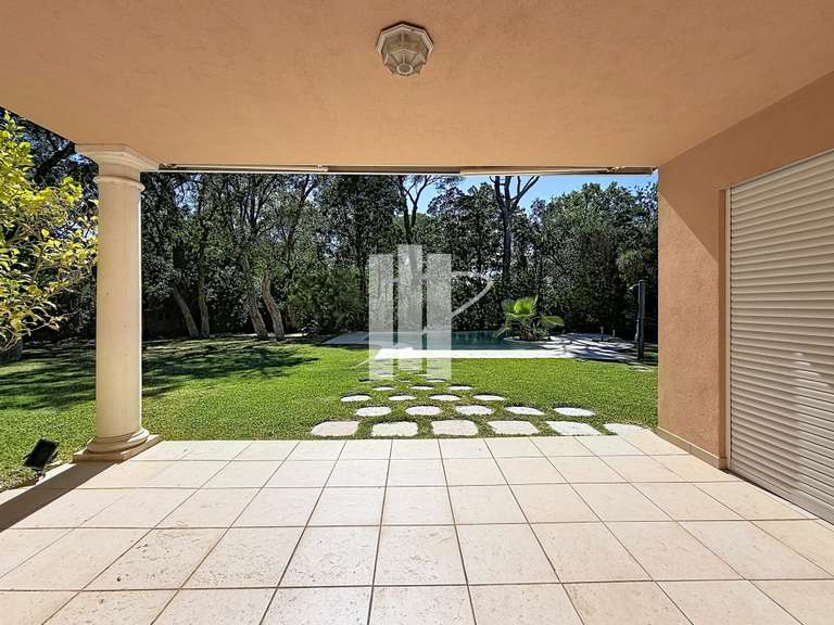 Villa Saint-Raphaël - 4 chambres - 230m²