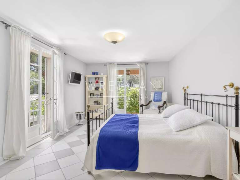 Villa Saint-Raphaël - 5 chambres - 275m²