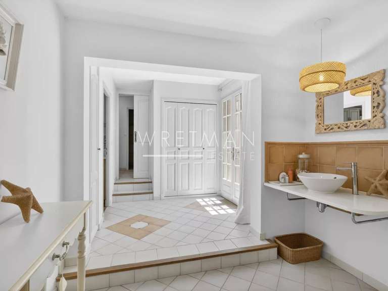 Villa Saint-Raphaël - 5 chambres - 275m²