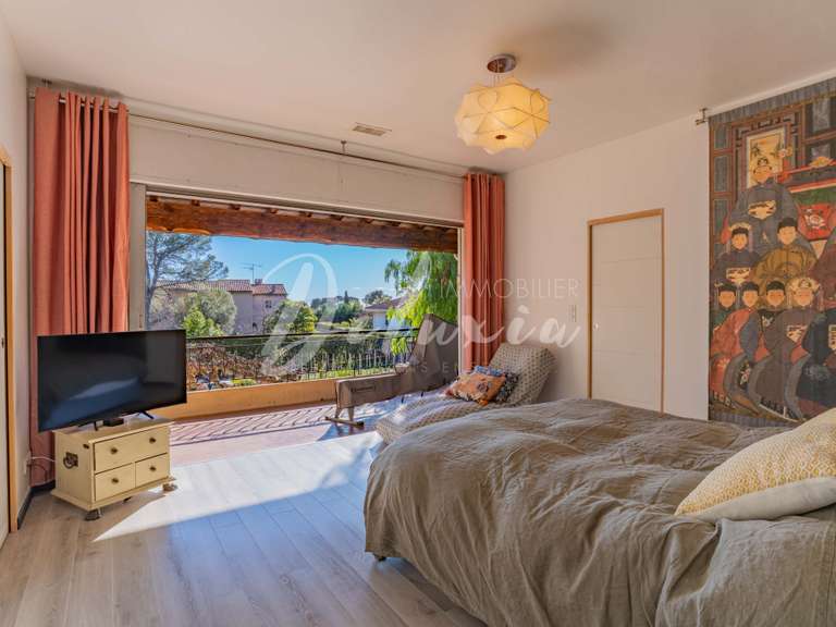 Villa Saint-Raphaël - 4 bedrooms - 210m²