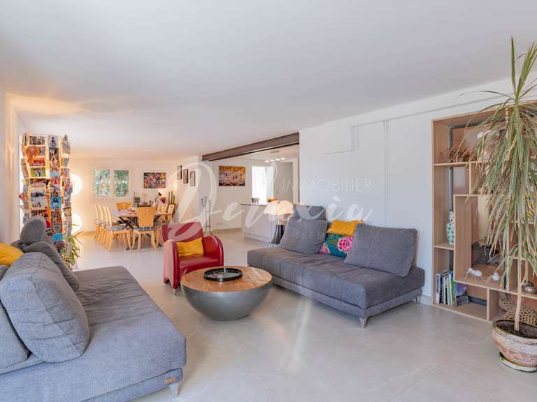 Villa Saint-Raphaël - 4 bedrooms - 210m²