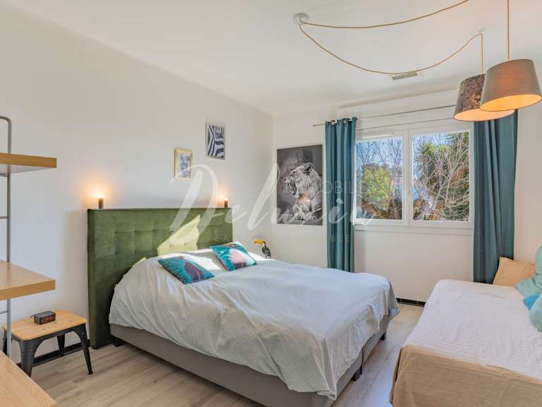 Villa Saint-Raphaël - 4 bedrooms - 210m²