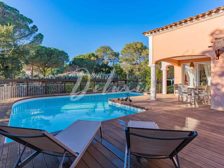 Villa Saint-Raphaël - 5 bedrooms - 140m²