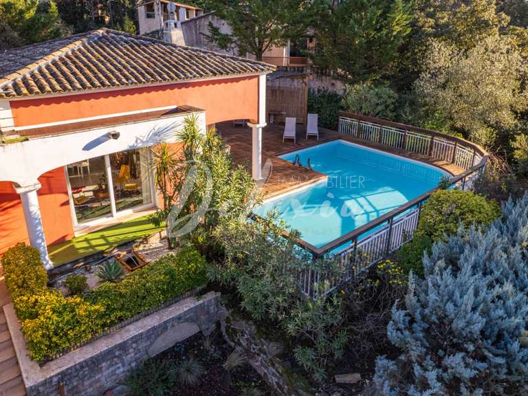 Villa Saint-Raphaël - 5 bedrooms - 140m²