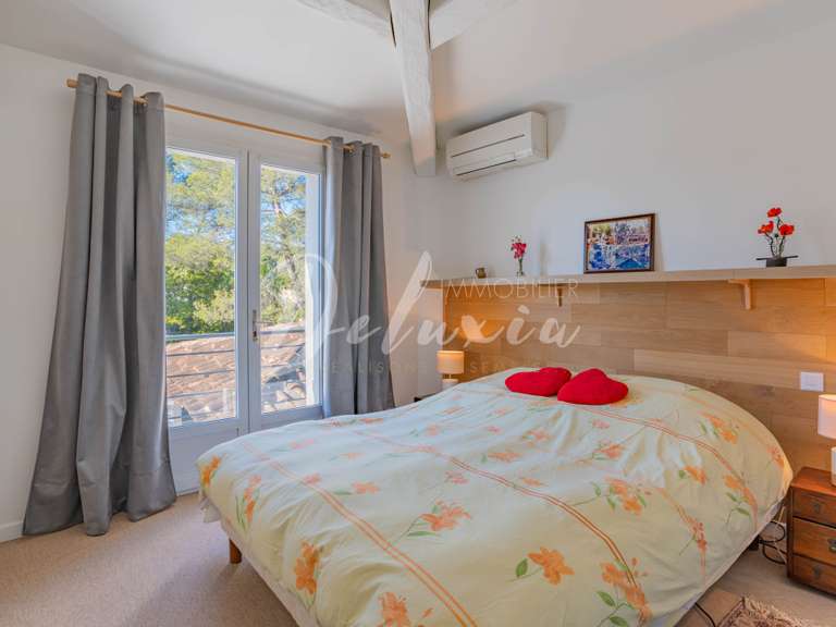 Villa Saint-Raphaël - 5 bedrooms - 140m²