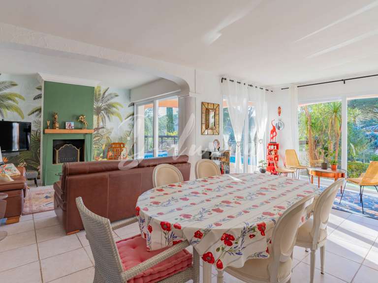 Villa Saint-Raphaël - 5 bedrooms - 140m²