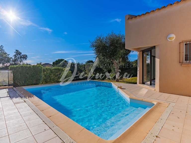 Villa Saint-Raphaël - 4 bedrooms - 153m²