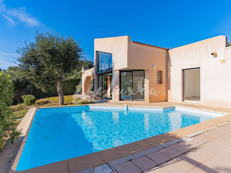 Villa Saint-Raphaël - 4 bedrooms - 153m²