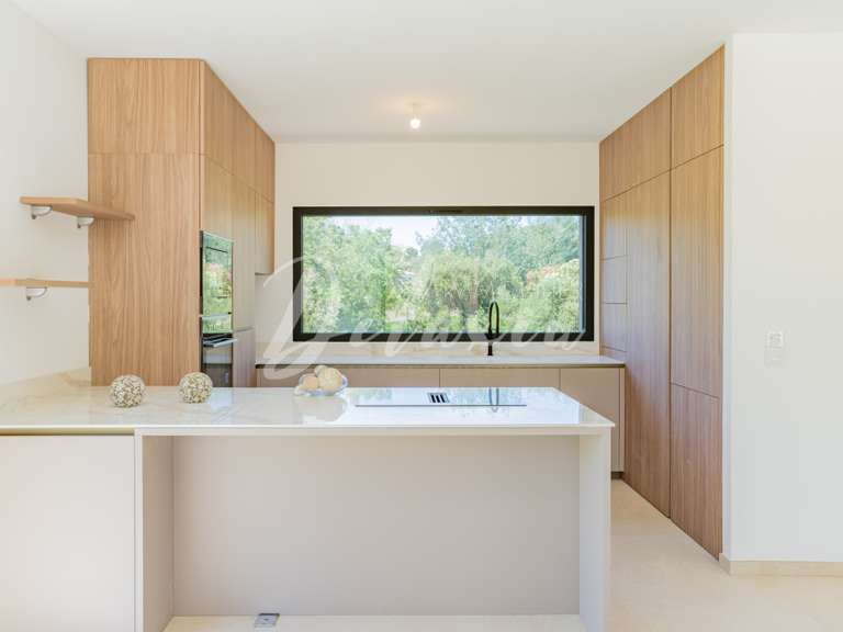 Villa Saint-Raphaël - 5 bedrooms - 290m²