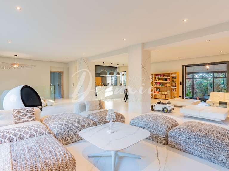 Villa Saint-Raphaël - 5 bedrooms - 280m²