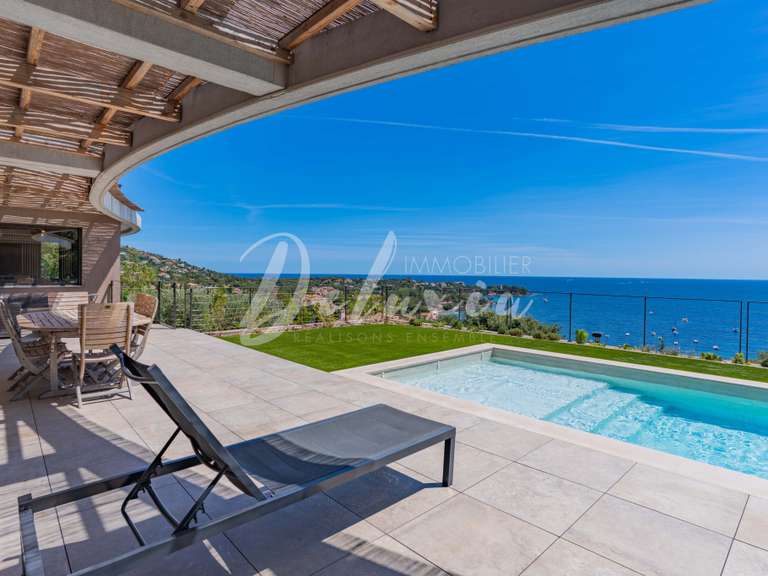 Villa with Sea view Saint-Raphaël - 5 bedrooms - 300m²