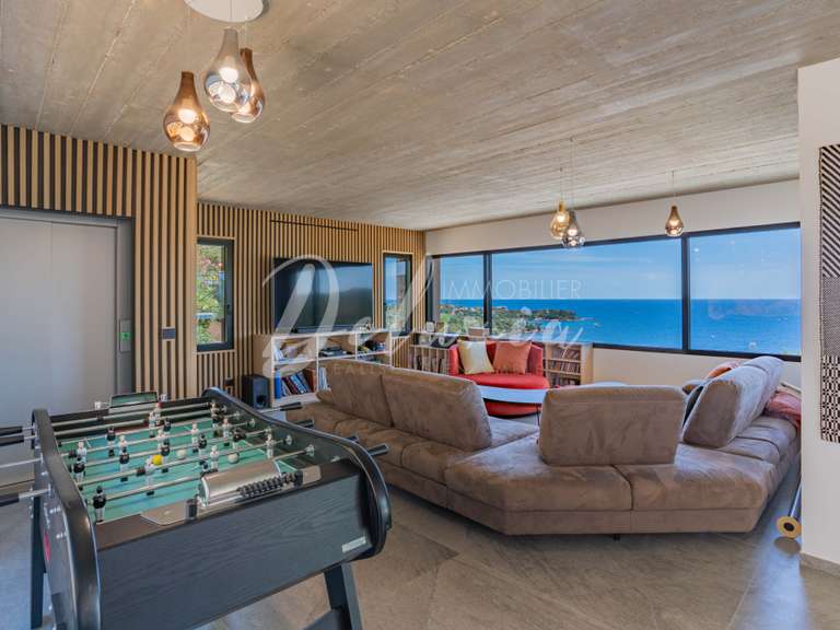 Villa with Sea view Saint-Raphaël - 5 bedrooms - 300m²