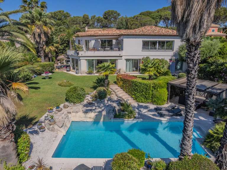 Villa Saint-Raphaël - 3 chambres - 385m²