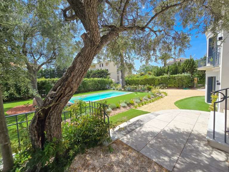 Villa Saint-Raphaël - 6 chambres - 270m²