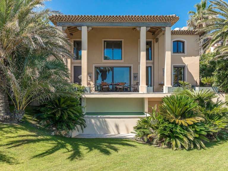Villa Saint-Raphaël - 5 bedrooms - 275m²