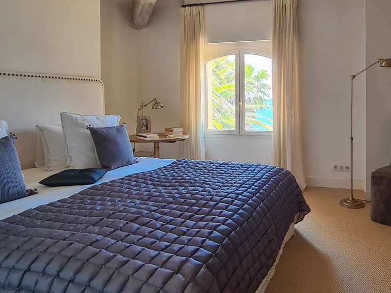 Villa Saint-Raphaël - 5 bedrooms - 275m²