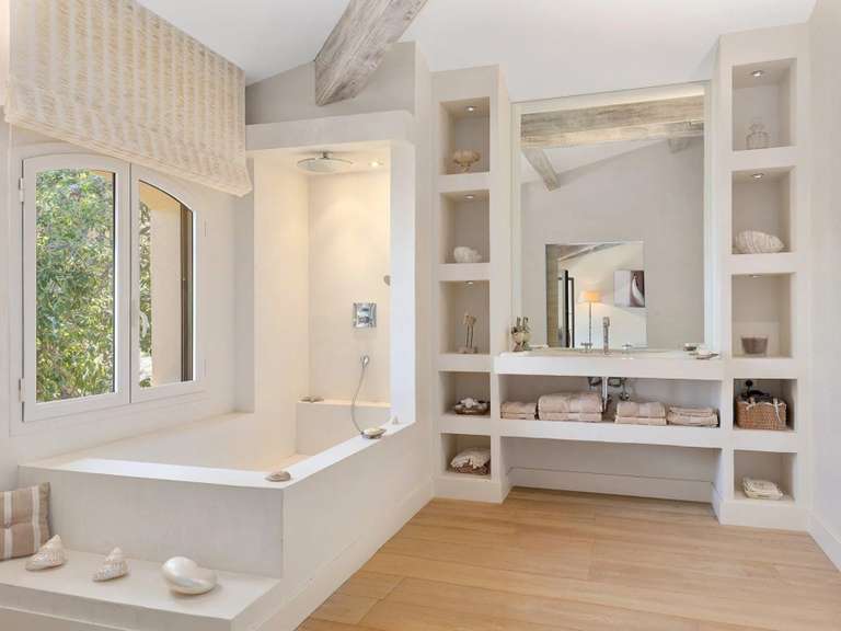 Villa Saint-Raphaël - 5 bedrooms - 275m²