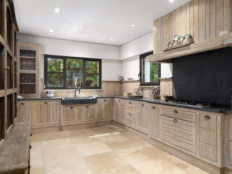 Villa Saint-Raphaël - 5 bedrooms - 275m²