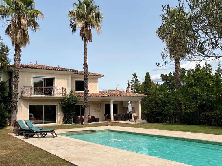 Villa Saint-Raphaël - 3 bedrooms - 430m²