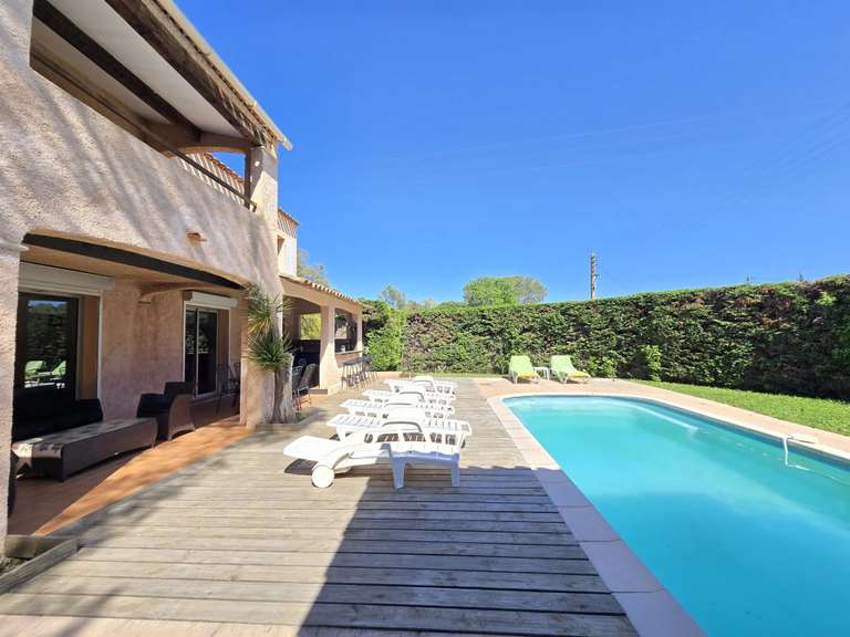 Villa Saint-Raphaël - 3 bedrooms - 130m²