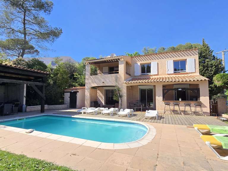 Villa Saint-Raphaël - 3 bedrooms - 130m²