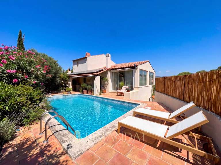 Villa Saint-Raphaël - 5 chambres - 123m²