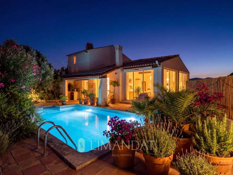 Villa Saint-Raphaël - 5 bedrooms - 123m²