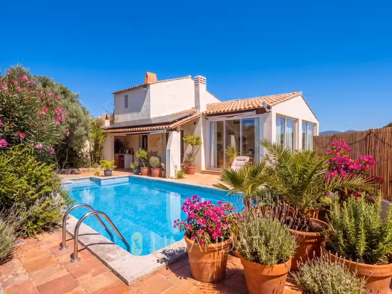 Villa Saint-Raphaël - 5 chambres - 123m²