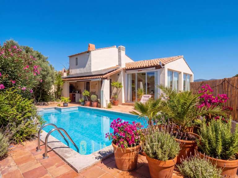 Villa Saint-Raphaël - 5 bedrooms - 123m²
