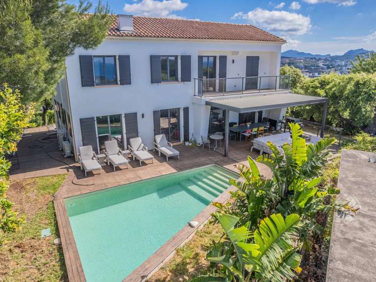 Villa Saint-Raphaël - 4 chambres - 227m²