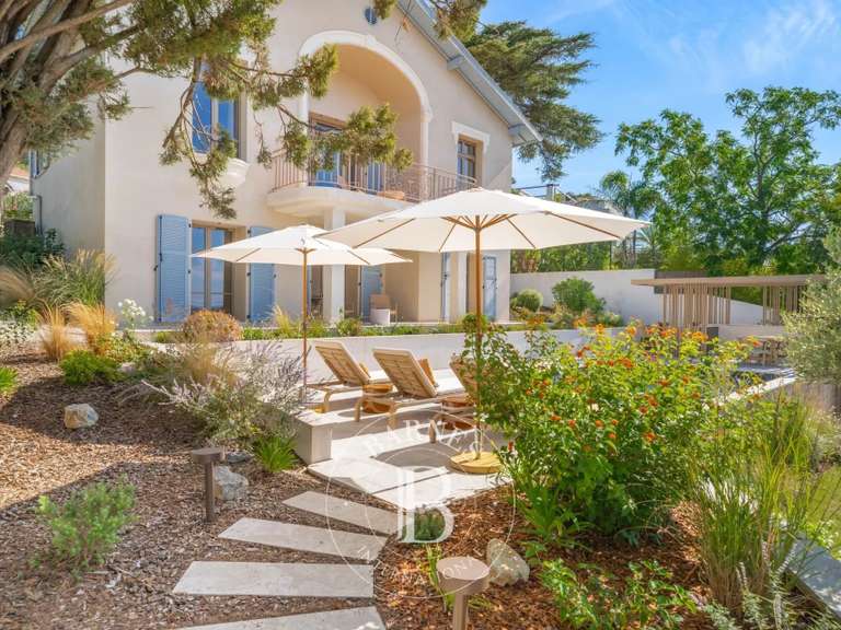 Villa with Sea view Saint-Raphaël - 6 bedrooms - 260m²