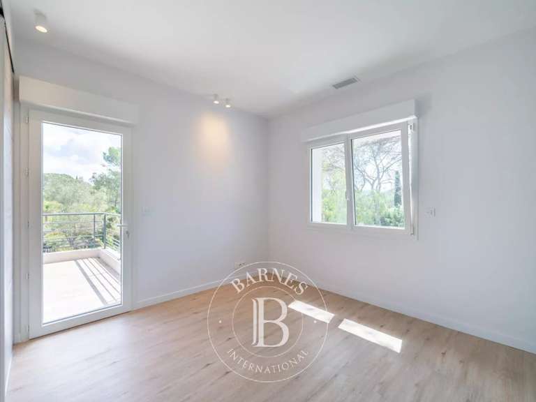 Villa Saint-Raphaël - 5 chambres - 185m²