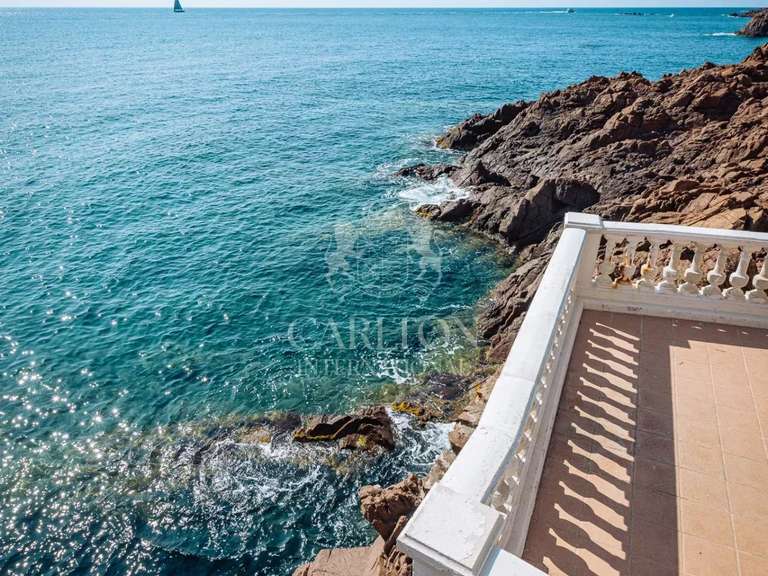 Villa with Sea view Saint-Raphaël - 3 bedrooms - 262m²