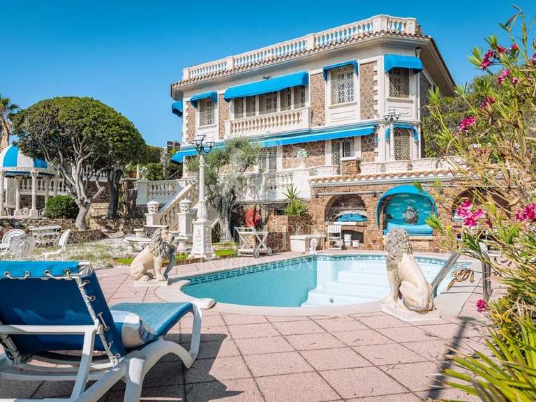 Villa with Sea view Saint-Raphaël - 3 bedrooms - 262m²