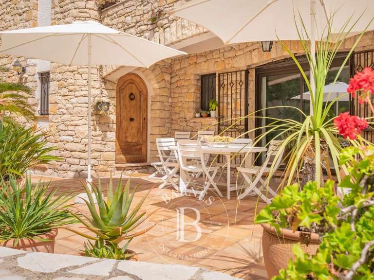 Villa Saint-Raphaël - 4 bedrooms - 220m²