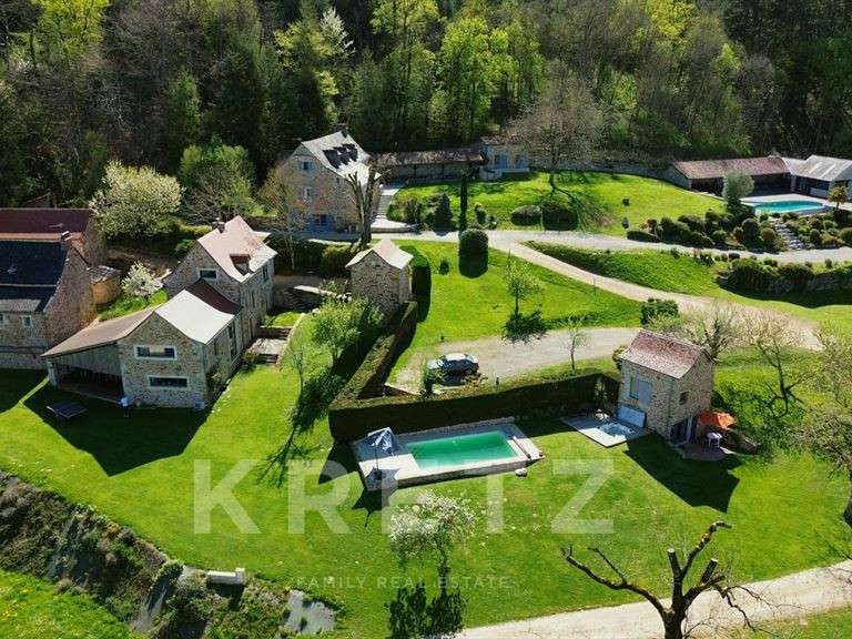 Maison Saint-Rémy - 17 chambres - 680m²