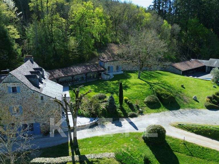 Maison Saint-Rémy - 17 chambres - 680m²