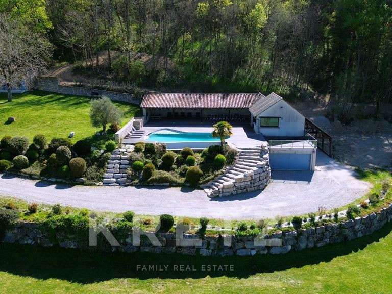 Maison Saint-Rémy - 16 chambres - 680m²