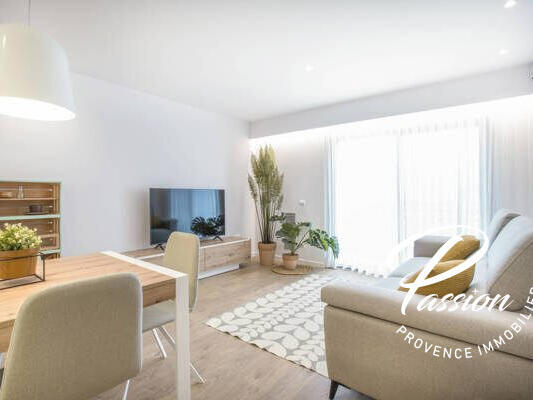 Apartment Saint-Rémy-de-Provence - 2 bedrooms - 72m²