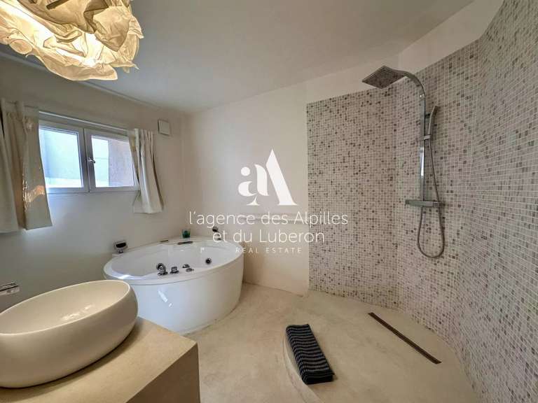 Appartement Saint-Rémy-de-Provence - 2 chambres - 115m²